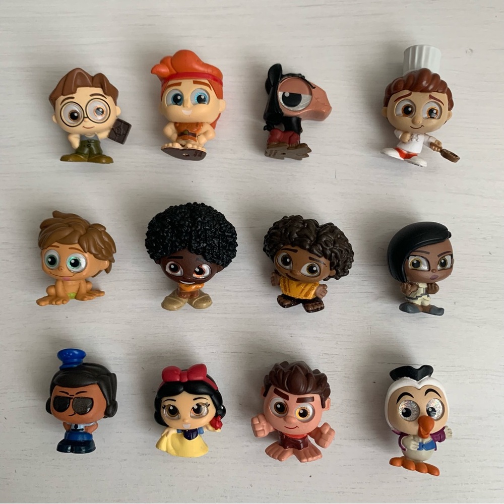 Disney Doorables Mixed Series Lot of 12 Figures Just Play